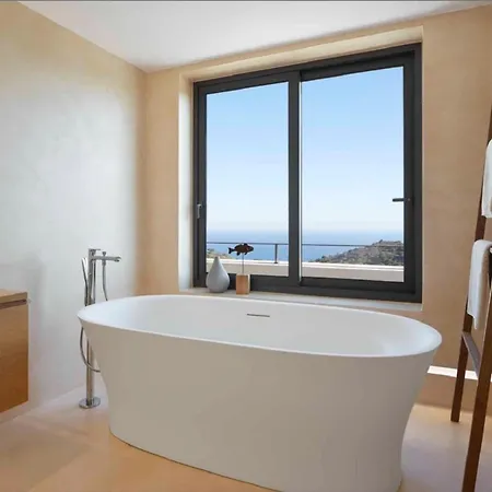 Espectacular Con Interior De Ensueno Girona