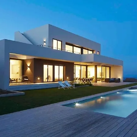 Espectacular Con Interior De Ensueno Girona